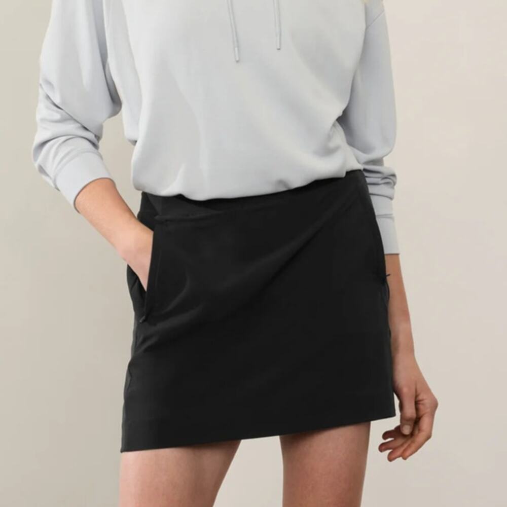 Athleta Brooklyn 16" Mid Rise Skort Black 10